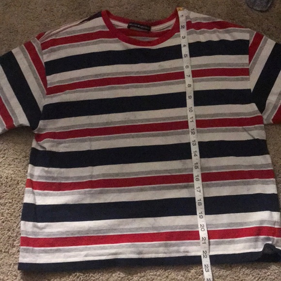 Brandy Melville tee - Picture 3 of 4